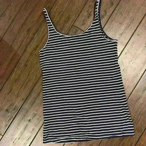 Tank  top size M - Picture 1 of 2